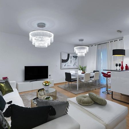 Elegant Apartment In Glyfada เอเธนส์ ภายนอก รูปภาพ