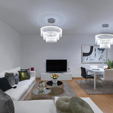 Elegant Apartment In Glyfada เอเธนส์ ภายนอก รูปภาพ