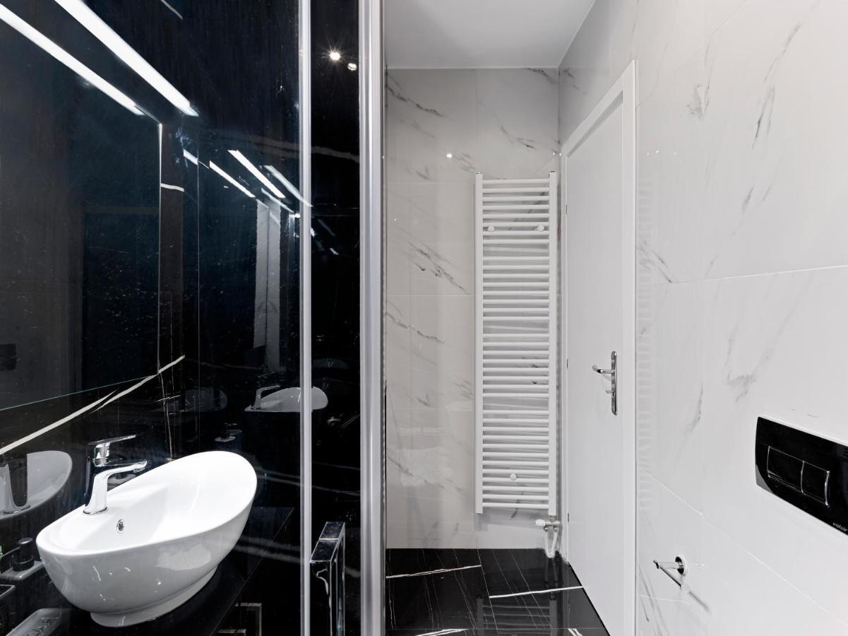 Elegant Apartment In Glyfada เอเธนส์ ภายนอก รูปภาพ
