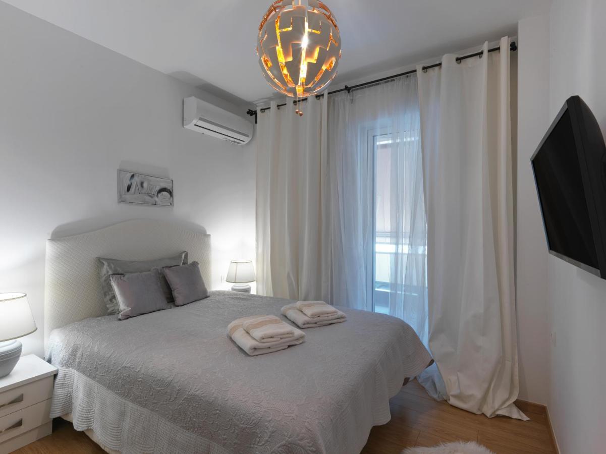 Elegant Apartment In Glyfada เอเธนส์ ภายนอก รูปภาพ