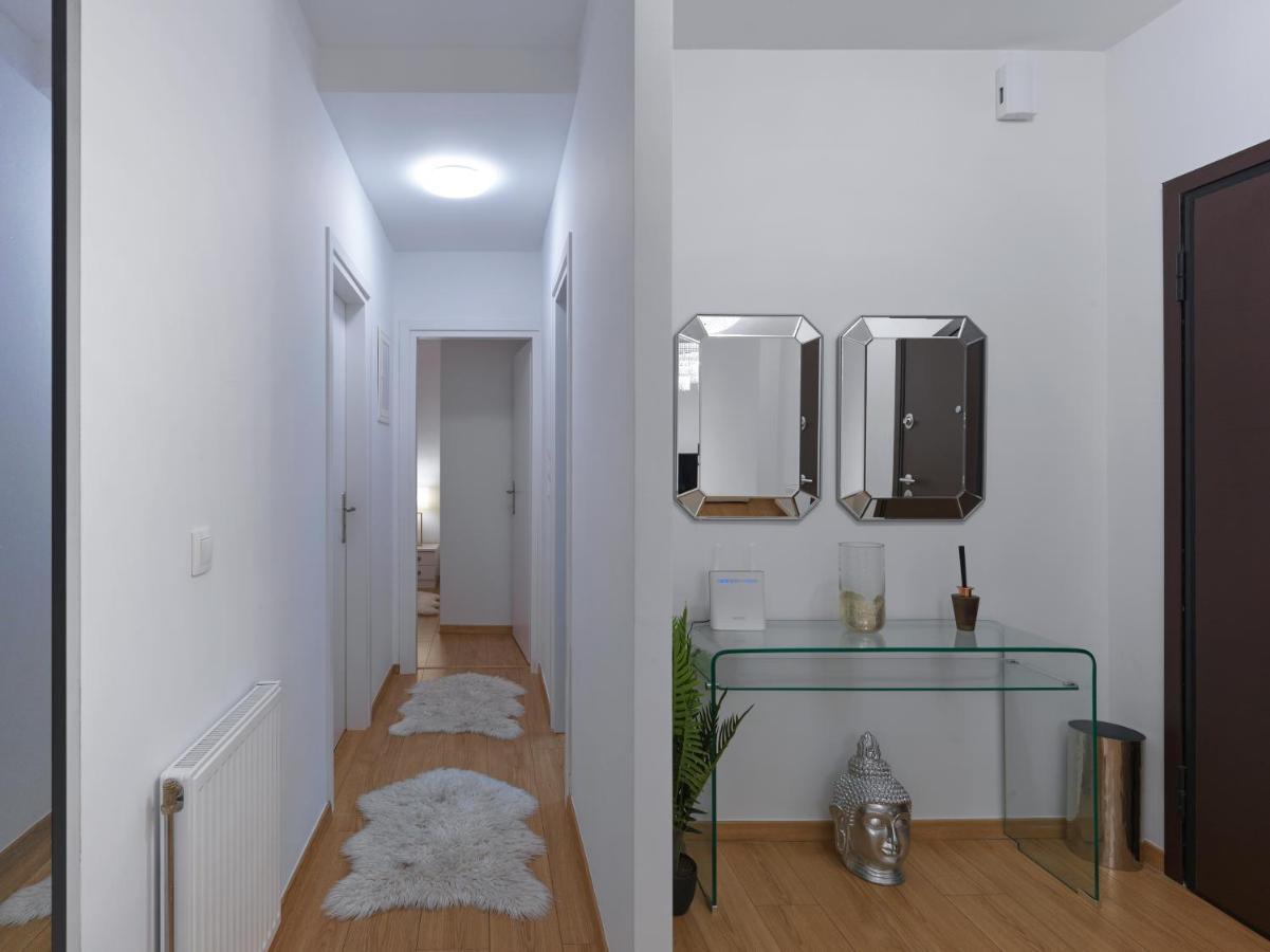 Elegant Apartment In Glyfada เอเธนส์ ภายนอก รูปภาพ