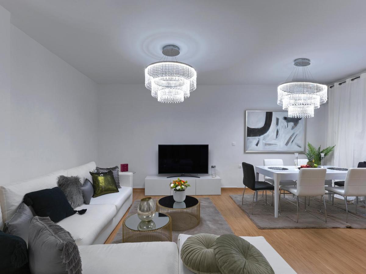 Elegant Apartment In Glyfada เอเธนส์ ภายนอก รูปภาพ